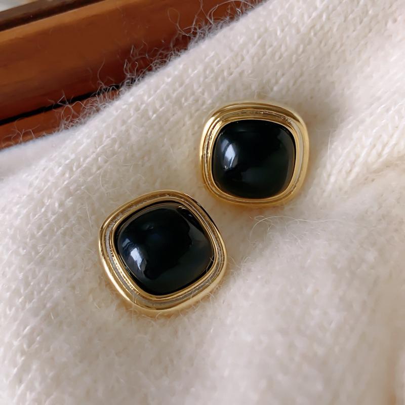 French Vintage Square Stud Earrings for Women  Black  Geometric Exquisite Y2K Accessories Fashion Jewelry Gift