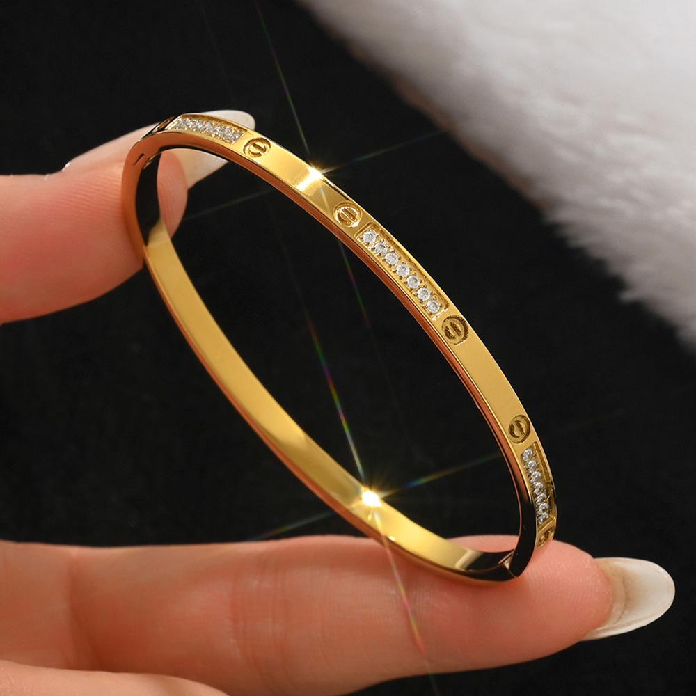 Stainless Steel Glossy Clasp Bracelet, Creative Design, European & American Style.
