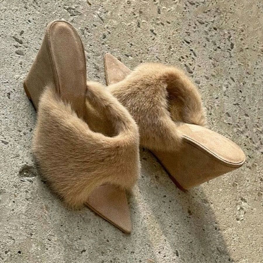 Pre-autumn new product ~ plush pointed toe open toe hairy slippers women's 2025 new French casual fashion wedge slippers