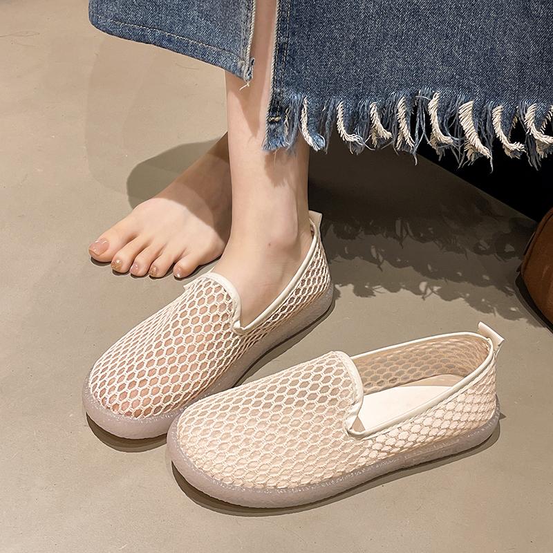 Fashion The New Summer Thick-soled Perforated Sandals Are Comfortable and The Mom's Beach White Sneakers Are Breathable