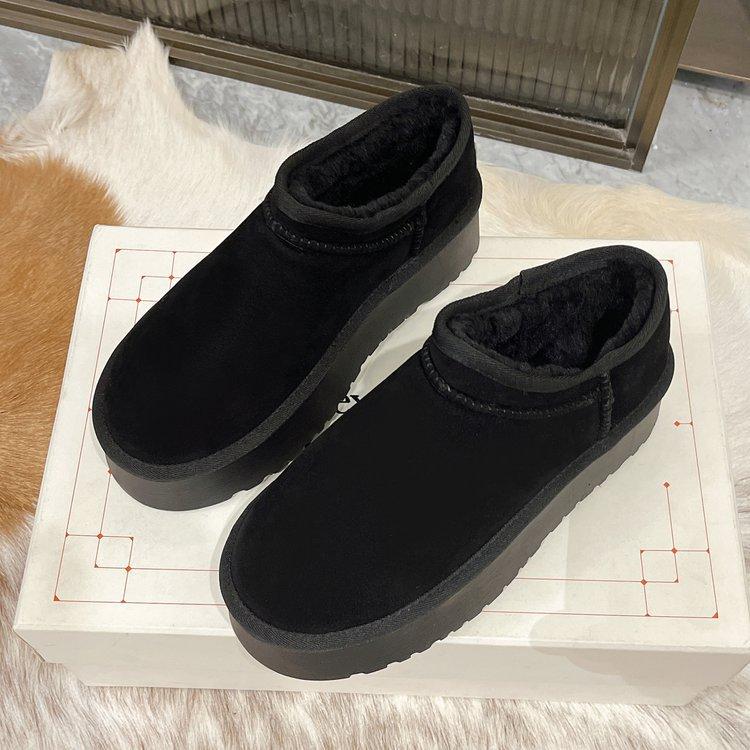 Thick-soled snow boots women's fur integrated 2025 new winter velvet bread shoes short tube heightening Northeast cotton shoes