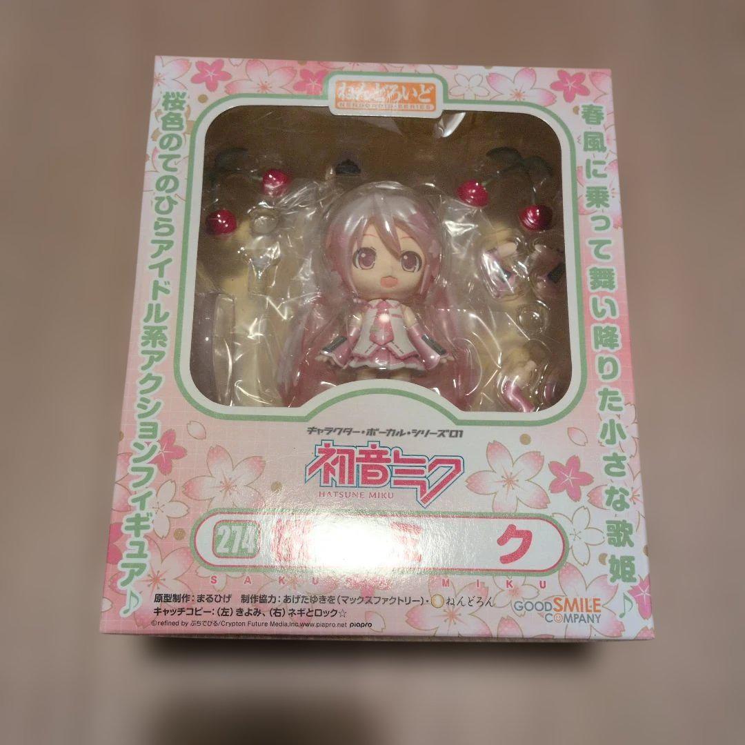 

[USED] Hatsune Miku Sakura Miku Figure