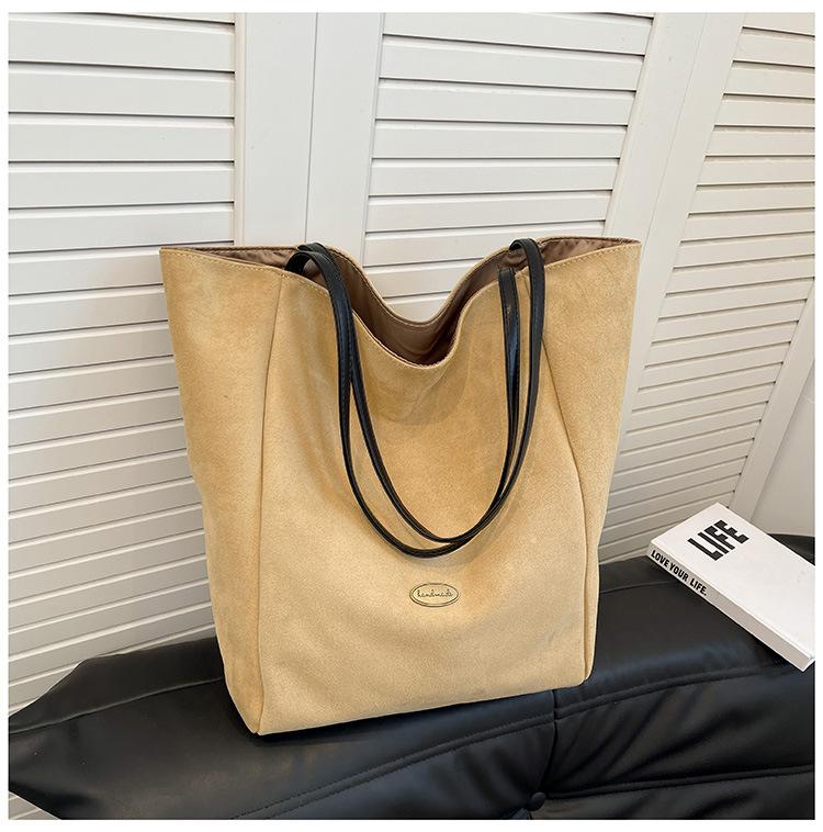 

Сумка в стиле ретро для женщин, большая вместимость, новинка 2024 года, повседневная универсальная сумка через плечо, сумка-тоут хаки