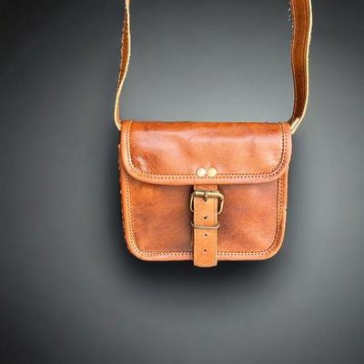 Handgefertigte Leder-Sling-Tasche | Umhängetasche für Damen | Umhängetasche Satteltasche | Geschenk für ihn | Weihnachtsgeschenk