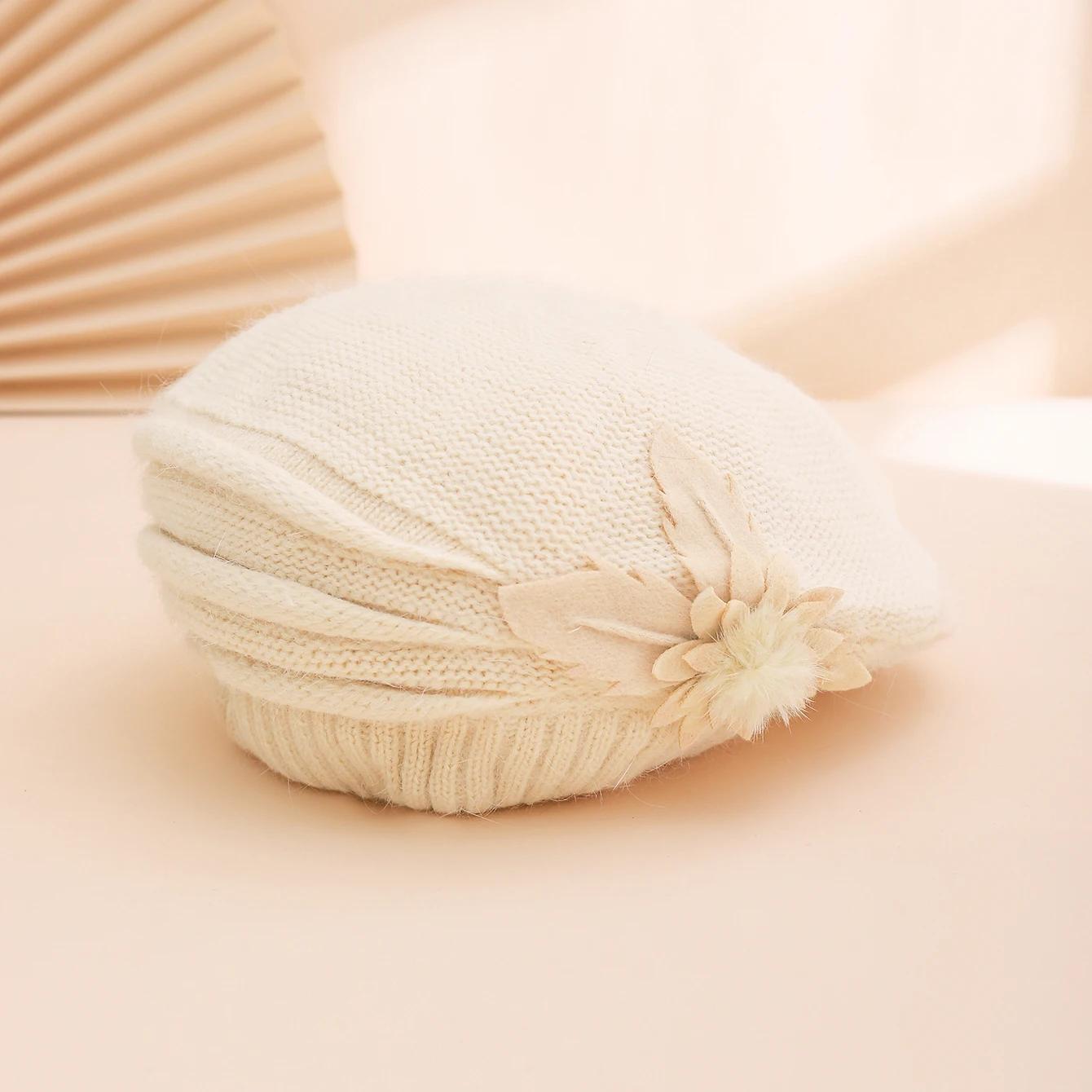 

New autumn and winter style flower-thickened beret Korean-style fashionable and warm knitted woolen hat for mom One Size