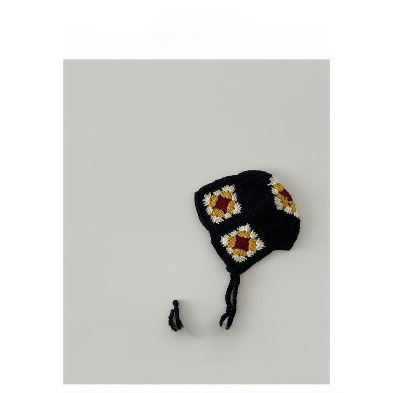 

Осень и Зима Ручной работы Вязаная крючком Шапка Лесной стиль Девочка Малыш Защита ушей Шерстяная шапка Завязки Шерстяная шапка для женщин