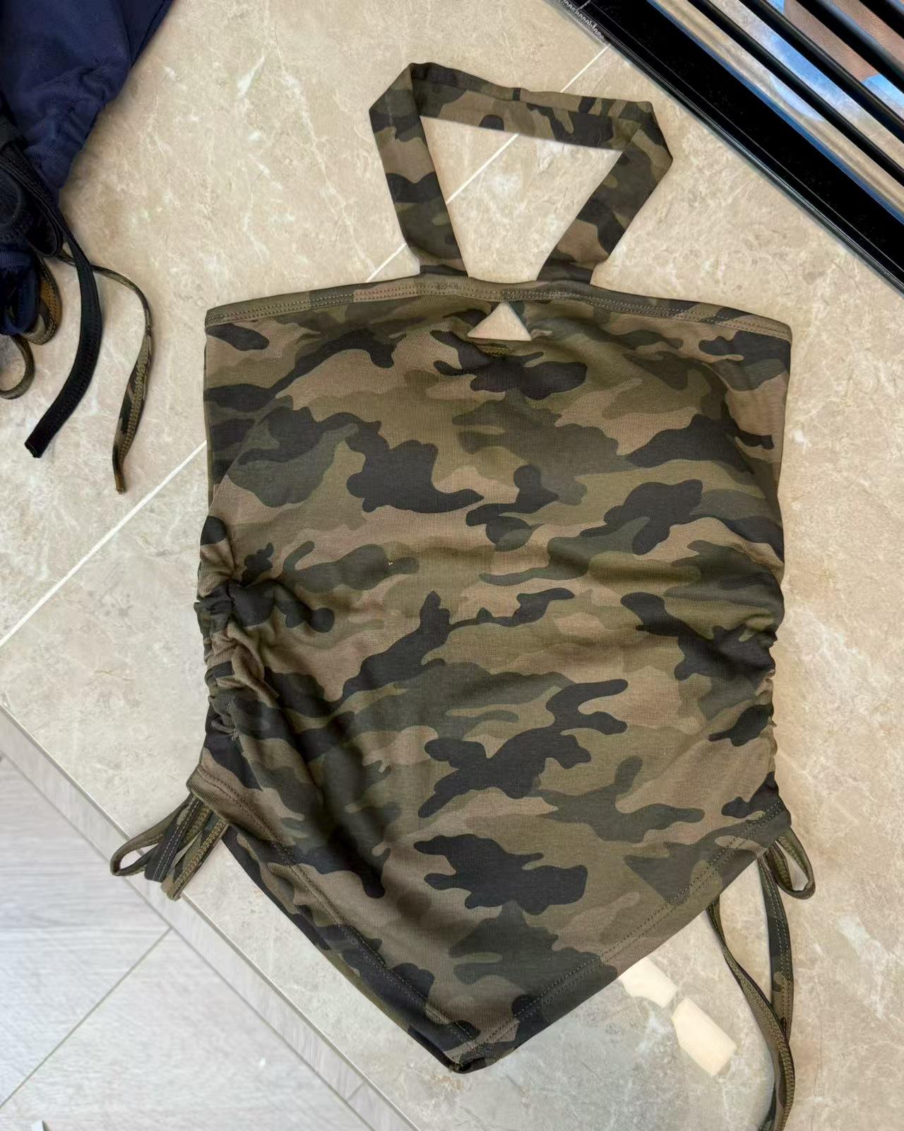 

Ретро Камуфляжный Топ с Завязками на Шее, Без Бретелей, Приталенный, С Открытой Спиной, С Открытыми Плечами One Size