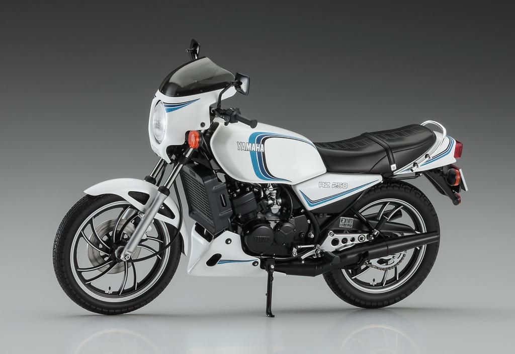 Hasegawa Yamaha RZ250 1982 Plastic Model 21758 1/12 (4L3) w/Cowl