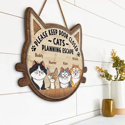 Cat Planning Escape Sign Please Keep Door Closed Wooden Sign Door Hanging Welcome Sign Housewarming Gift for Cat Lovers