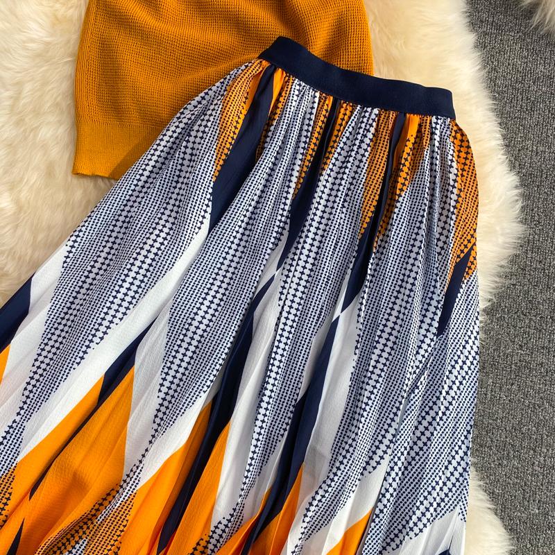 Fashion Suit Women's Summer Style Stand-Up Collar Short Knitted Top Gentle Wind Pleated Skirt Two-Piece Set