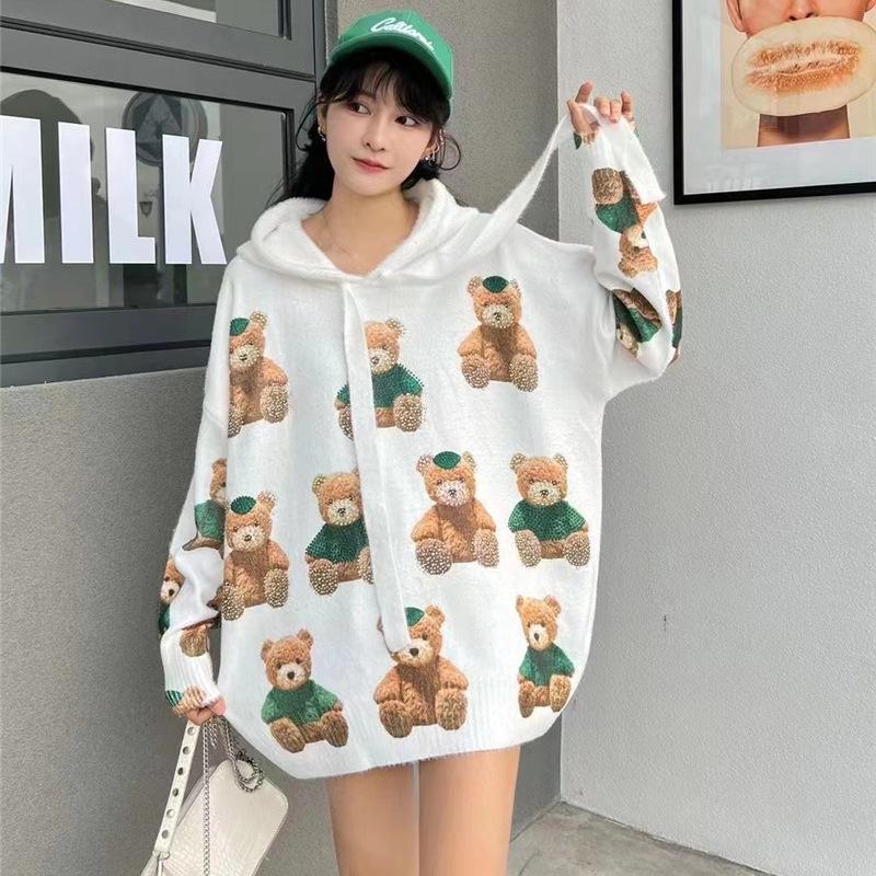 European Chic Autumn Bear Sweatshirt: Plush, Trendy & Versatile Women's Top