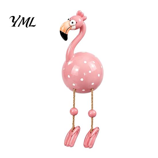 Resin Animal Ornament Cute Dangle Leg Flamingo Figurine, Tropical Polka Dot Statue, Whimsical Home Decor for Indoor Outdoor Patio Yard Shelf Party