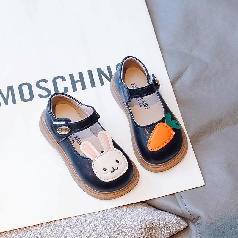 

Обувь для девочек на осень Милые кролики морковки Детская мультяшная мягкая нескользящая кожаная обувь Детские нарядные балетки Модная повседневная обувь Мэри Джейн 21 чёрный