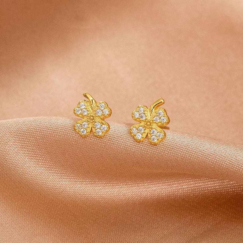 Banyan Tree S925 Silver Four-Leaf Clover Earrings - Summer Fresh, Trendy All-Match Jewelry for Women