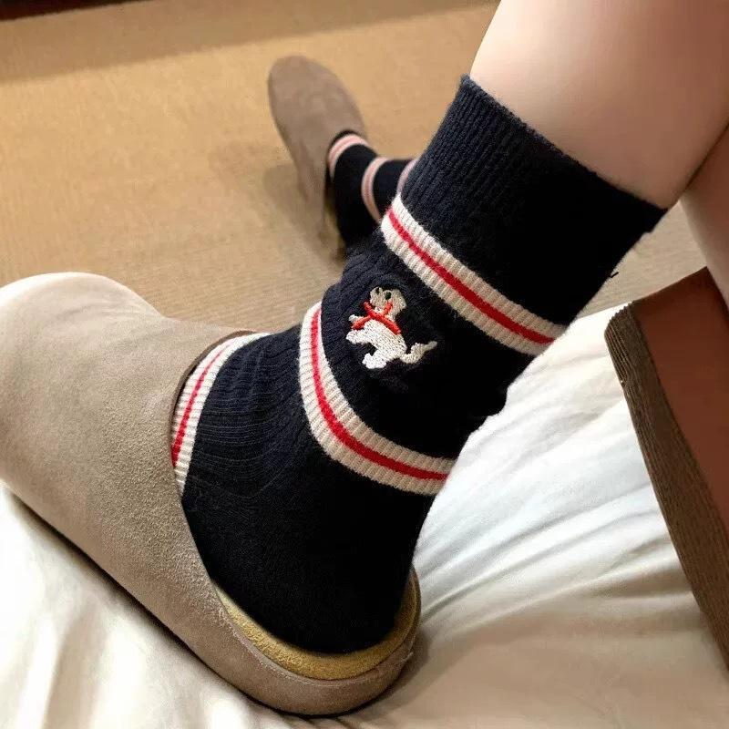 

Ladies Fall Fashion New Pure Cotton Cute Line Puppy Mid Tube Socks 1 pair
