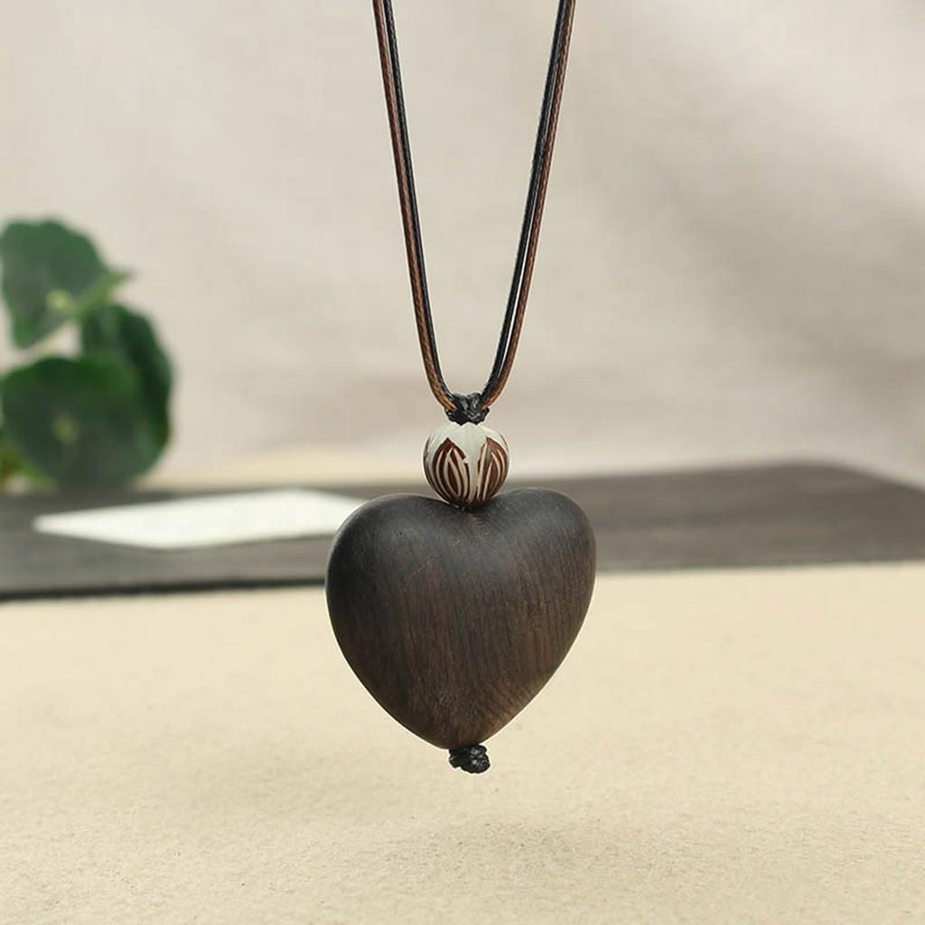 Χειροποίητο Ανθεκτικό Ξύλινο Κολιέ Καρδιά με Φυσικά Νερά Αξεσουάρ για Γυναίκες που Αναζητούν Μοναδικά Στυλ Καλλιτεχνικά Κοσμήματα