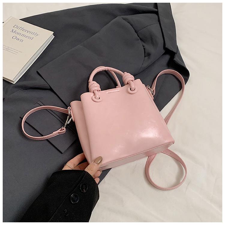 Hand Carrying Simple Bucket Bag Women's Commuting Shoulder Bag New Trendy Fashion Messenger Bag Trendy
