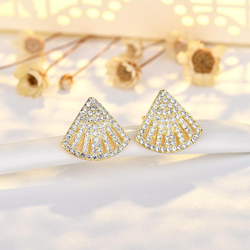 Fully Diamond High-end Earrings Pure Small Skirt Earrings Simple Earrings Nourish Ear Piercing Temperament Earrings