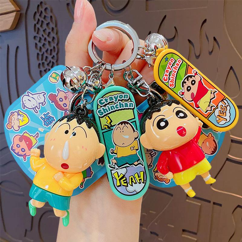 Kawaii Crayon Shin-Chan Skateboard Serie Nøkkelring Anheng Tegneserie Søt Bilnøkkel Anti-Tap Anheng Veskeanheng Bursdagsgave