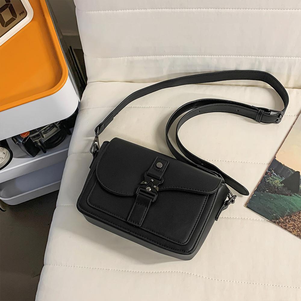 

Single Shoulder Bag, Men s Genuine Cowhide, Niche Design, Casual Crossbody Bag, Trendy Texture, Small Square Bag чорний