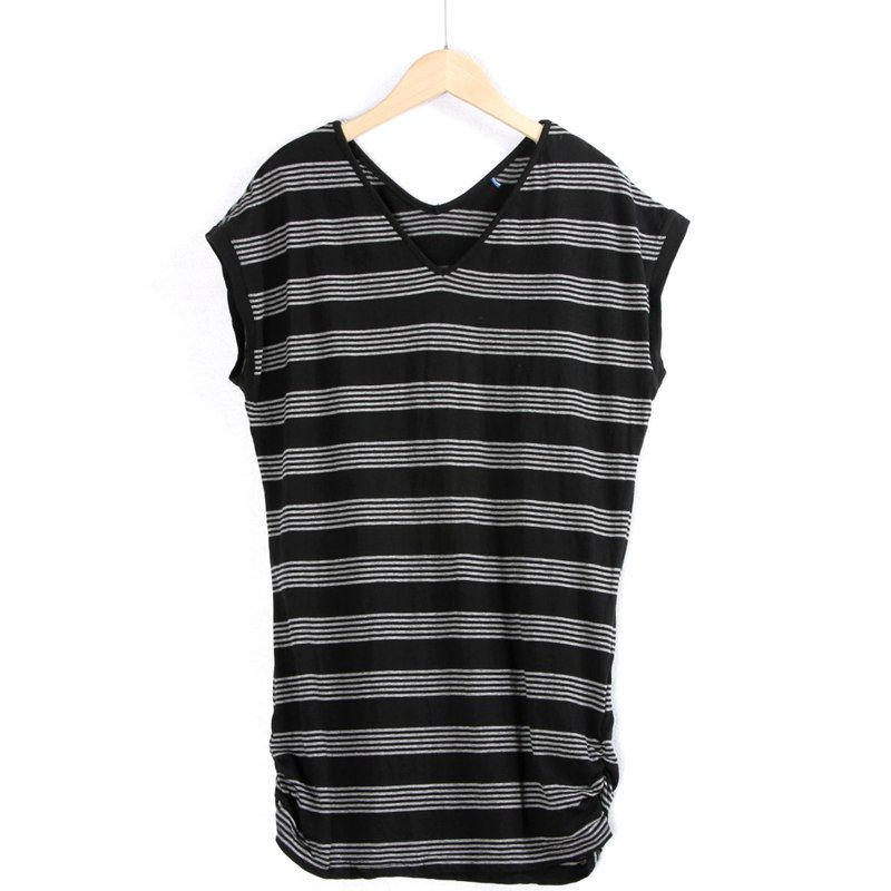 

Полосатая футболка с V-образным вырезом, больших размеров, свободного кроя, с коротким рукавом, в повседневном стиле Black gray bar M