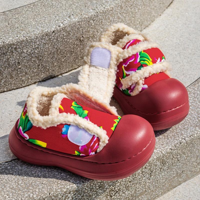 

Мода 2025 Новые китайские туфли в цветочном стиле Зимние теплые туфли Женские домашние тапочки для улицы Мягкие ЭВА Водонепроницаемые Девочки Домашние напольные туфли на платформе 38-39 красный