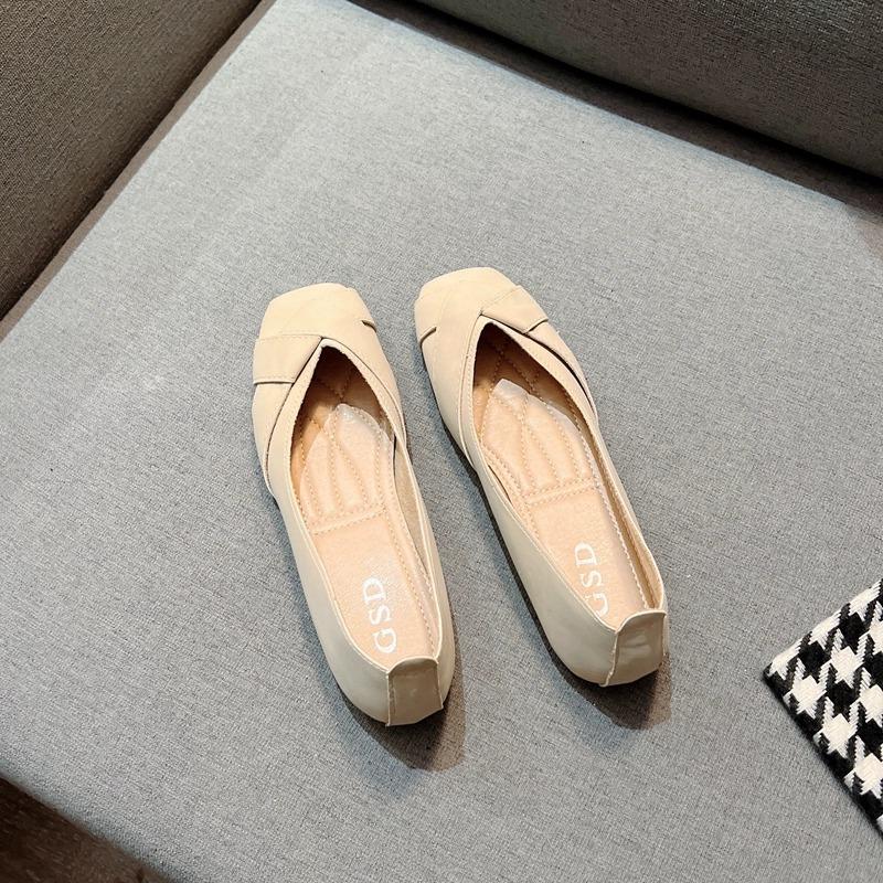 Square head women's shoes 2025 Chinese New Year single shoes shallow mouth flat bottom versatile grandma shoes Internet celebrity soft sole even