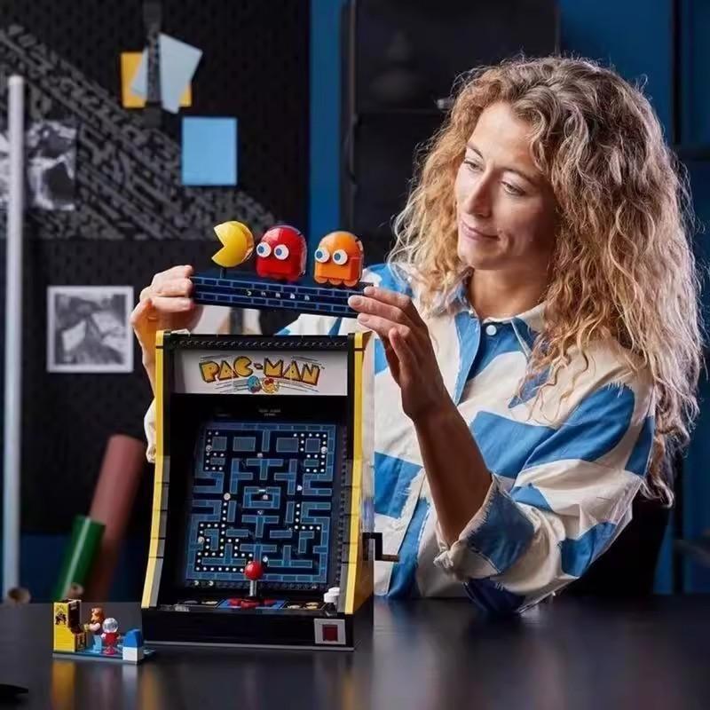 Pac Retro Man Game Console Building Block Kit For Collectors And Diy Enthusiasts