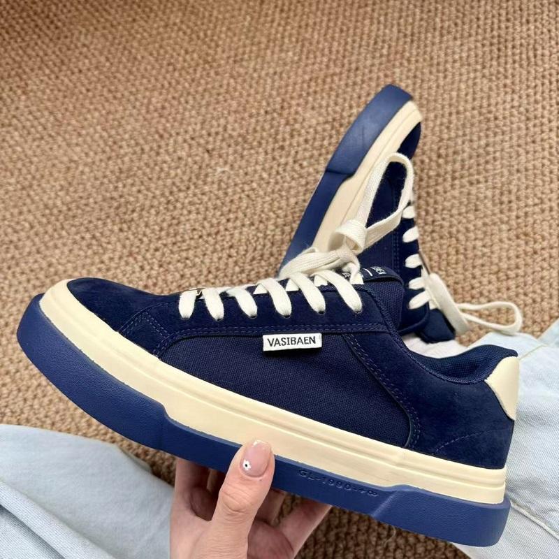 Fashion 2025 New Canvas Skateboard Shoes Men Lace Up Vulcanized Canvas Shoes Mens Designer Flat Loafers Non-slip Casual Sneakers for Man