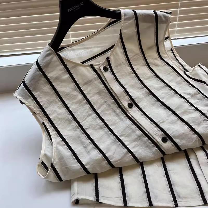 

Превзойдите конкурентов в этой женской льняной миди-рубашке-жилете без рукавов в полоску! Extra Large