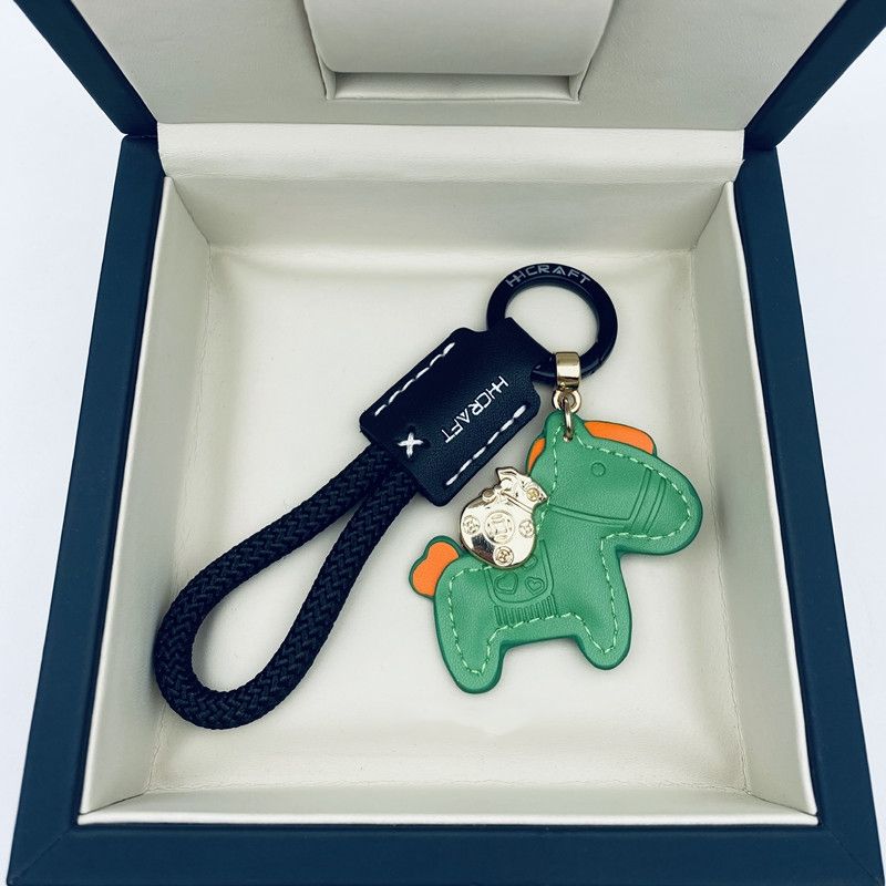 Handmade Leather Car Key Chain Pendant, Exquisite and Simple, Personalized Key Chain Rope for Men and Women