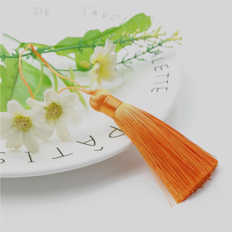 8 cm Kurzer Dicker Quaste Geschlossen Anti-Falten Vertikal Eis-Seide Kleine Quaste Hängendes Ohr Lesezeichen Kleidung Haarnadel Quaste Ohr