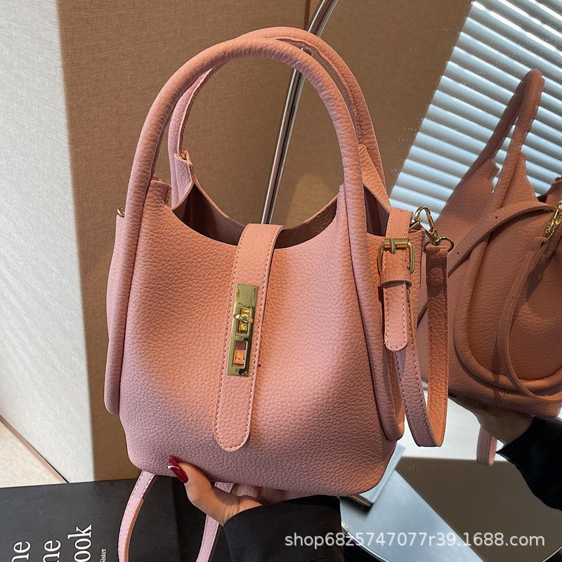 Premium sense bag women 2025 new retro shoulder bag temperament shoulder crossbody mother bucket bag hand bag women