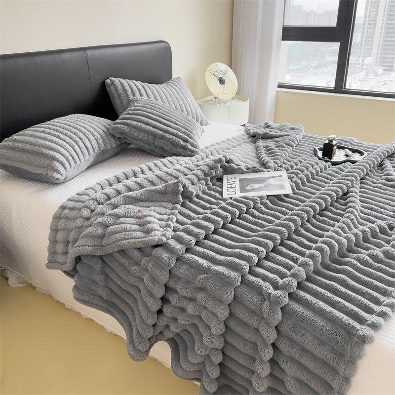 Office Nap Blanket With Solid Color Striped Design For Spring Autumn Relaxation