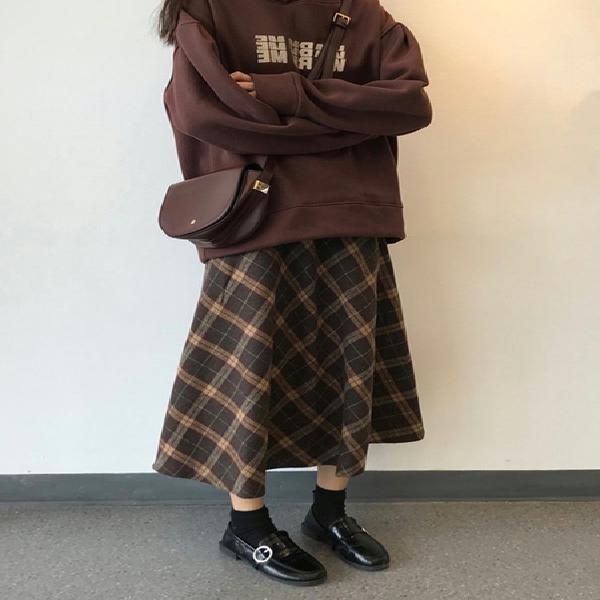 Women's Retro Wool Plaid Midi Skirt Autumn Plus Size Slim-Fitting A-Line Skirt for Pear Body Shape