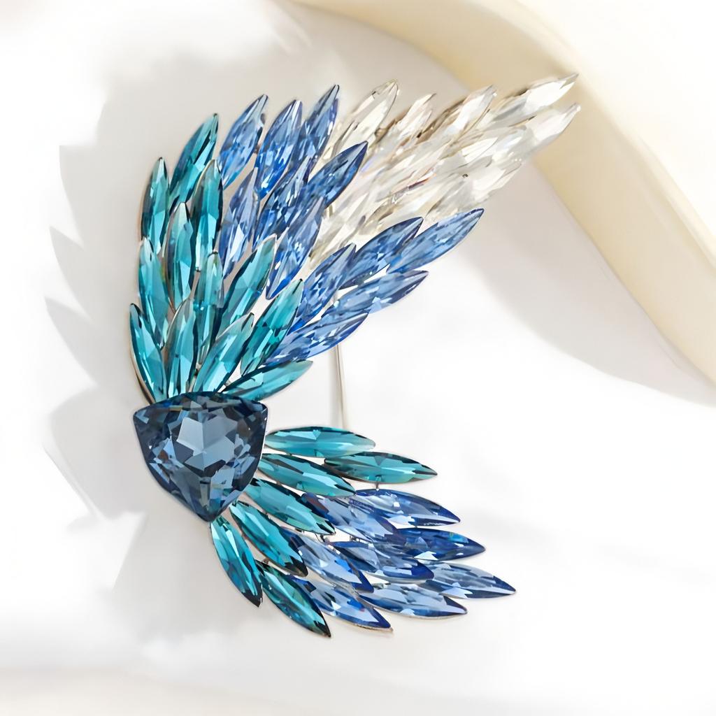 Fashionable and Luxurious Angel Wing Brooch, High-end Women's Exquisite Gradient Crystal Wing Brooch, Personalized Brooch
