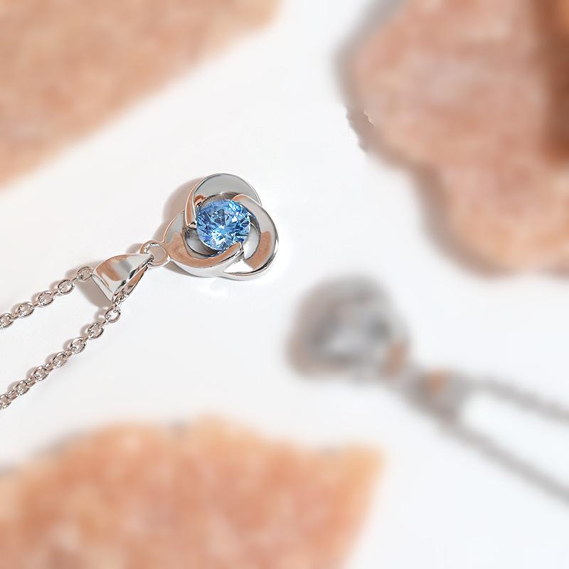 Rose Petal Pendant Collarbone Chain Women's Simple Korean Edition Heart of the Ocean Spinning Clover Necklace