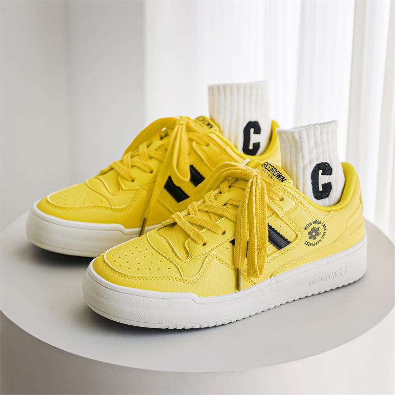 

College style versatile little white shoes men s 2025 autumn new fashion non-slip niche design thick-soled trendy shoes 1231 39 жёлтый