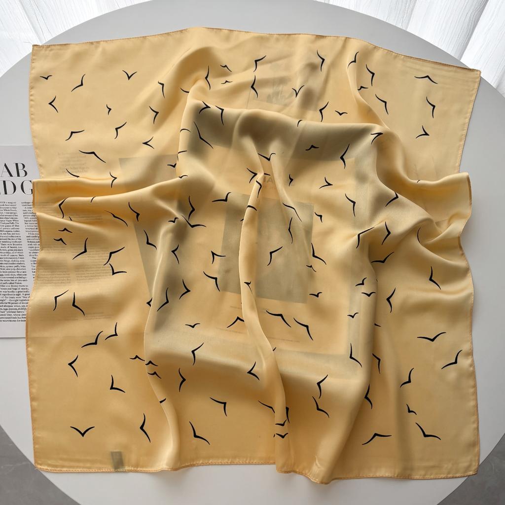 70cm Square Scarfs Retro Ptint Headscarf Women Foulard Banana Head Scarf Female Hijab Soft Satin Neckerchief