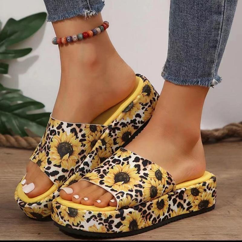 Women's Slipper with Platform Bottom New Casual Women's Slipper with One-line Muffin Bottom