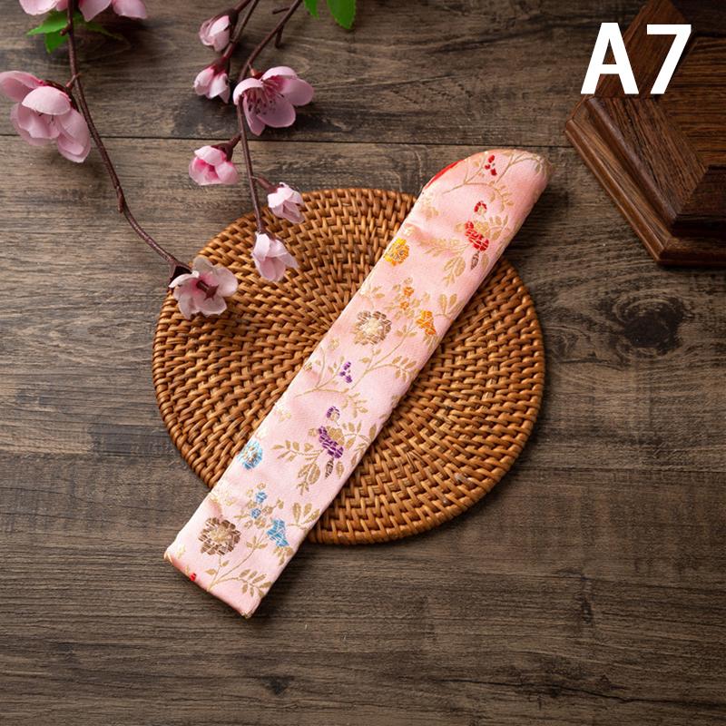 

New Chinese Style Hand Fan Cover Embroidered Flowers Portable Folding Fan Cover Dustproof Protective Cover Home Decoration A7