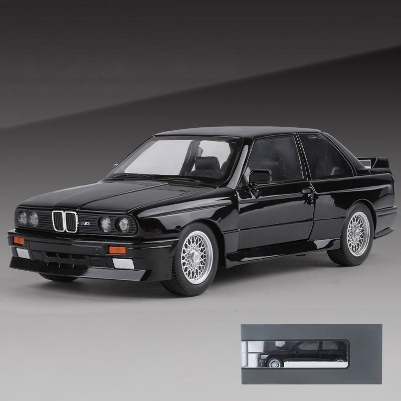 1/24 BMW M3 E30 IM Alloy Miniature Car Diecast Metal Model Collection Hobbies Birthday Present with Friend Decoration Classic Car GT
