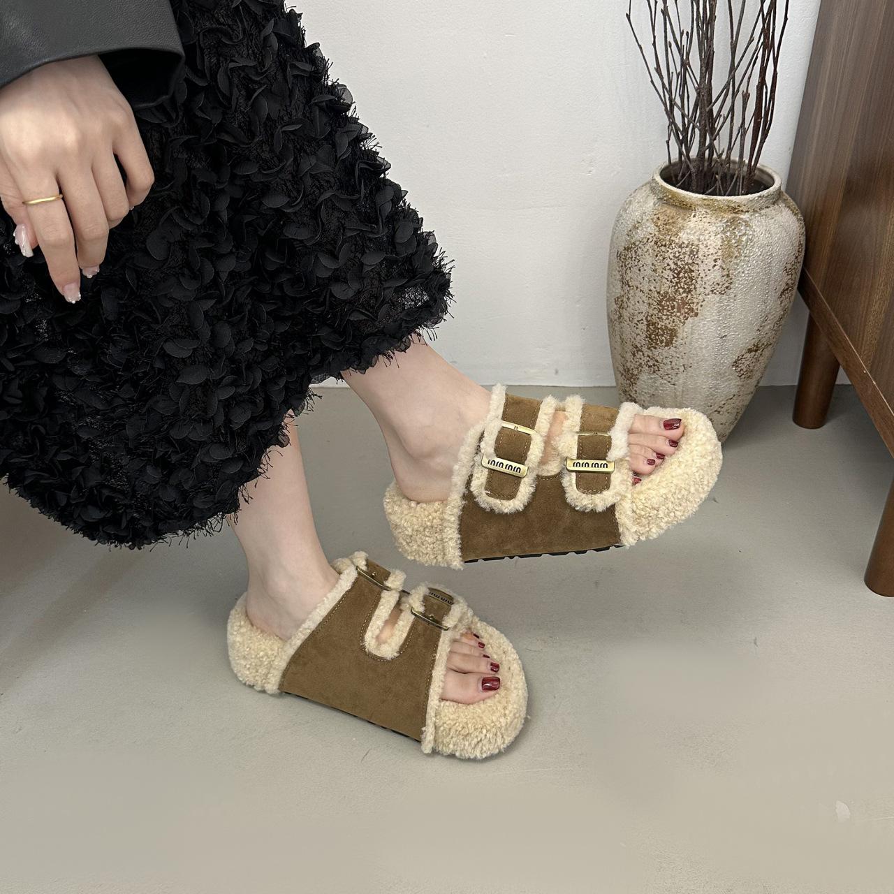 

Muffin thick-bottomed Birkenstock fluffy slippers for women s outer wear 2025 autumn and winter new fashion one-word belt buckle plush cotton mop 35 хаки