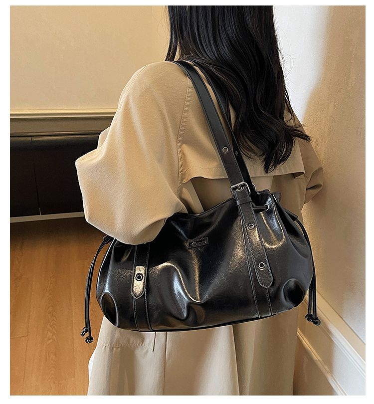 Vintage Fashi Soft PU Leather Large-capacity Tote Bag Underarm Bags Commuting Handbag Wallet Phe Storage Bag Woman Bags