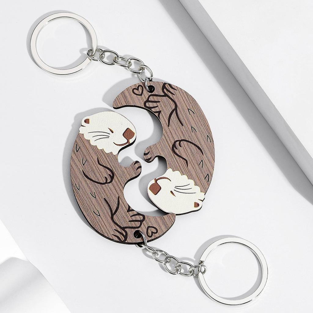 Wooden Otter Couple Keychain Pendant - Valentine's Gift for Partners and Friends