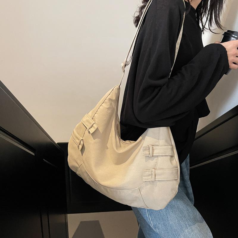 2025 new bag women's commuter shoulder messenger bag casual niche women's bag men's large capacity bag trendy tote bag