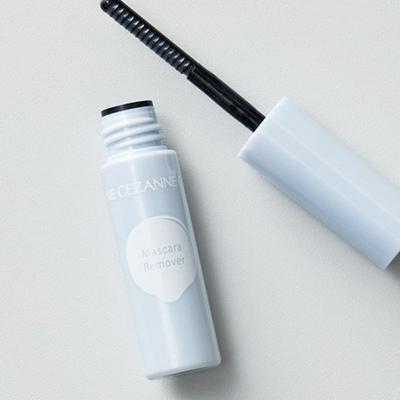 Snadno smývatelný odstraňovač řasenky