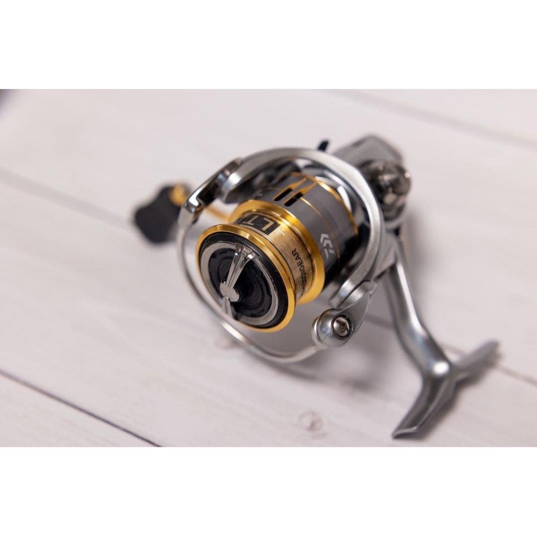 Used Daiwa 18 Freems LT2000S-XH