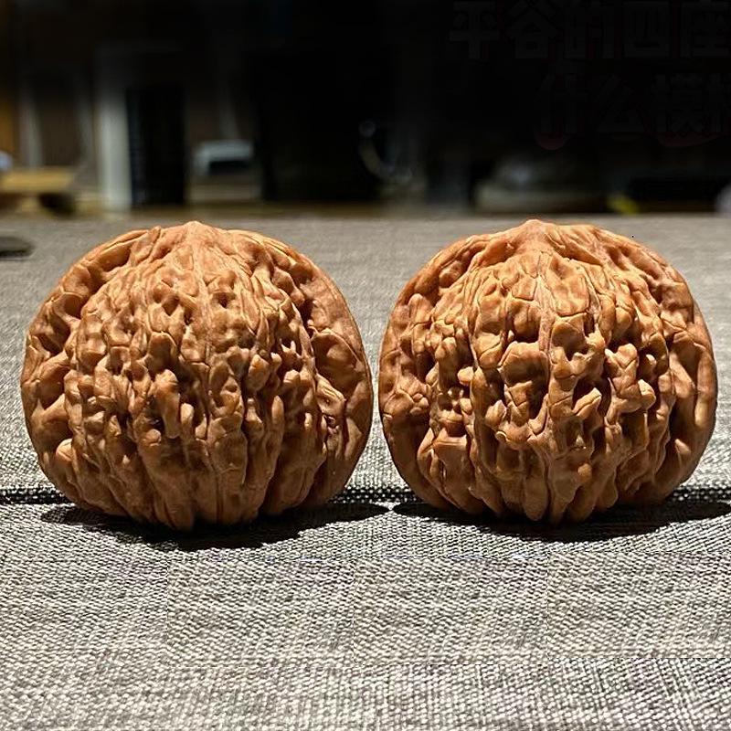 Old Tree High Toss Handcrafted Wenwan Lion Play Walnuts - Fine Pair of Four-Hand String for Men.