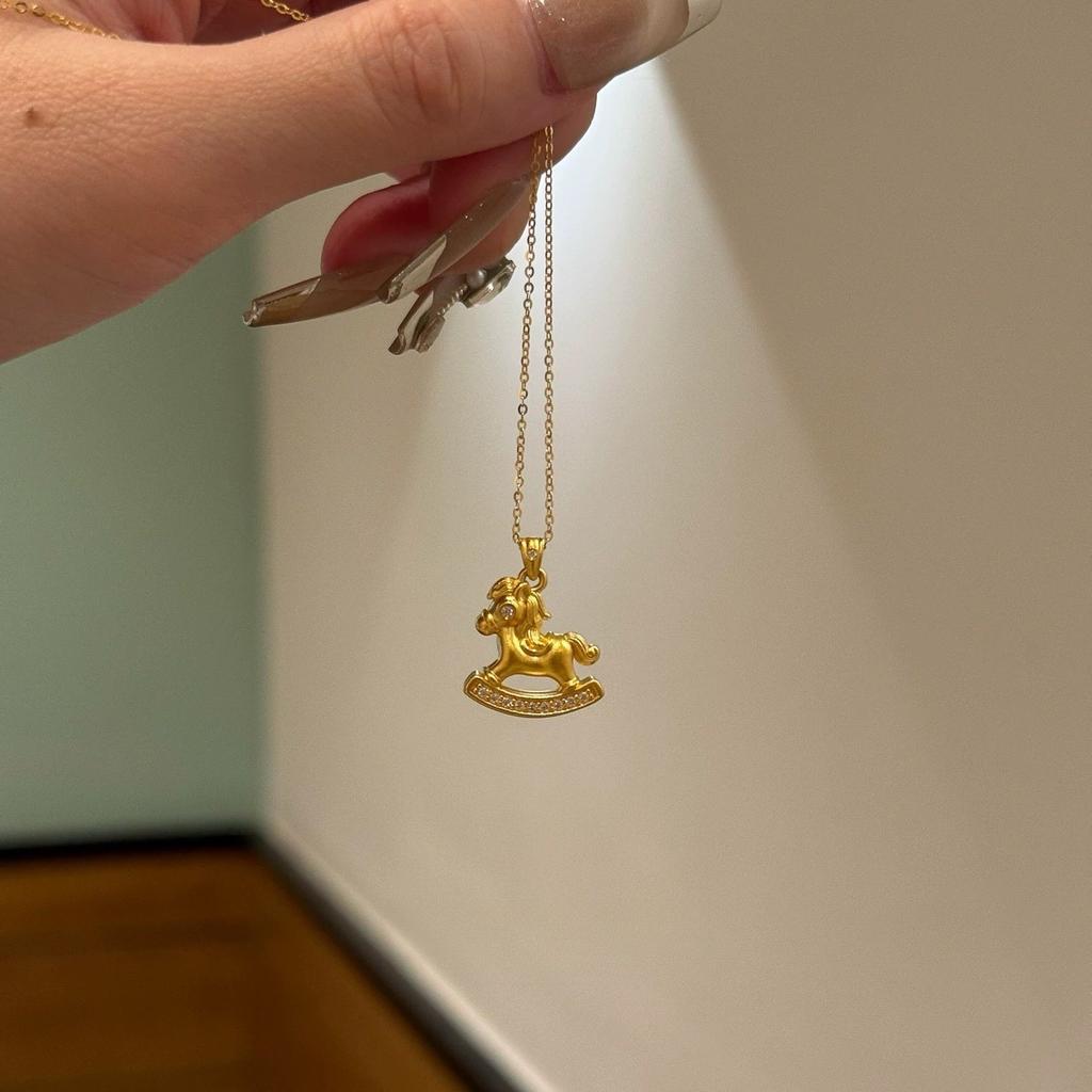 Xiaohongshu Popular Trojan Horse Pendant Necklace New Simple Temperament Niche Design Advanced Sense Natal Year Collarbone Chain